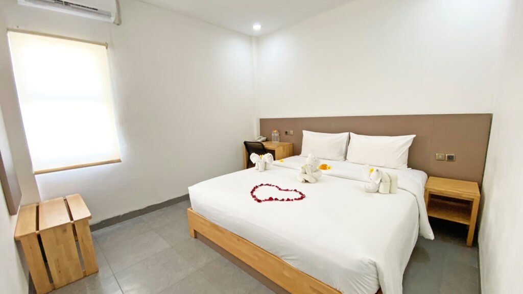 duo legian superior room double bed 4